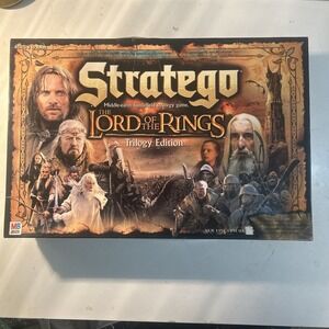 Stratego Lord of the Rings Trilogy Edition Board Game 2004 Complete w/ Manual